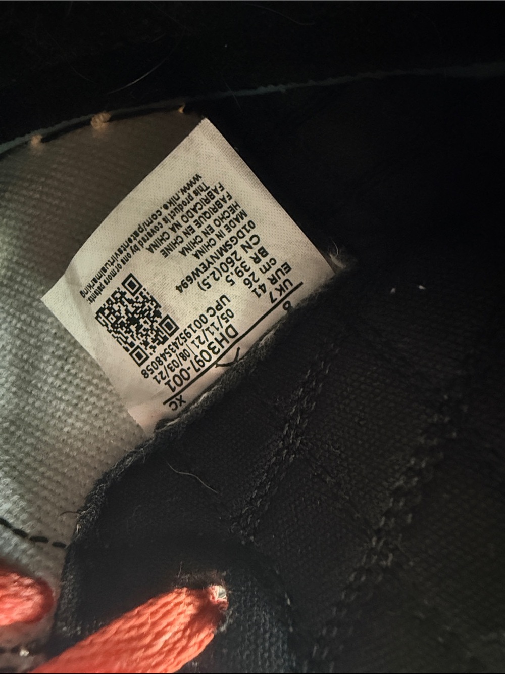 Air Jordan 1 Retro High OG Brown, White & Black Sneakers with Coral Laces - Picture 7 of 8
